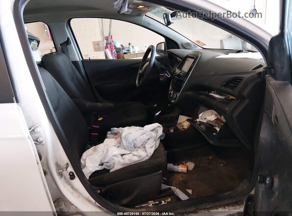 KL8CB6SAXHC747429 2017 CHEVROLET SPARK White წინა სალონის ხედი