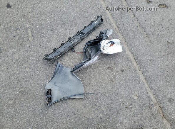 KL8CB6SAXHC814028 2017 CHEVROLET SPARK Silver Engine compartment view