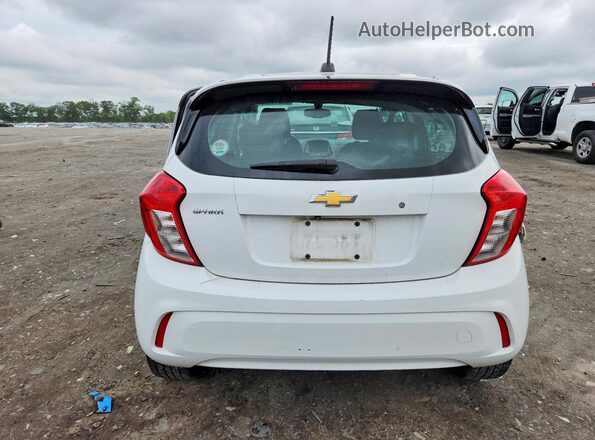 KL8CB6SAXJC472084 2018 CHEVROLET SPARK White Вид ззаду
