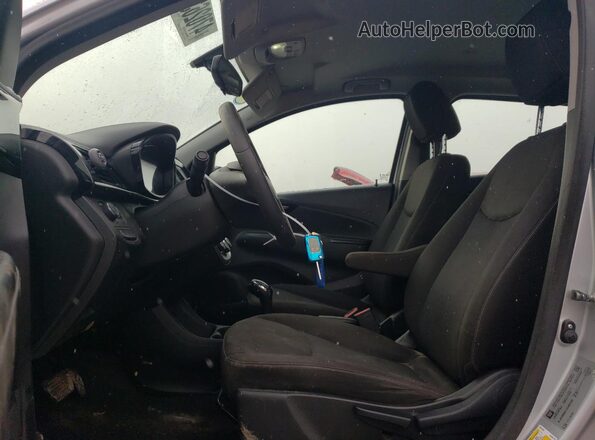 KL8CD6SA1JC465180 2018 CHEVROLET SPARK Silver Vista interior delantera