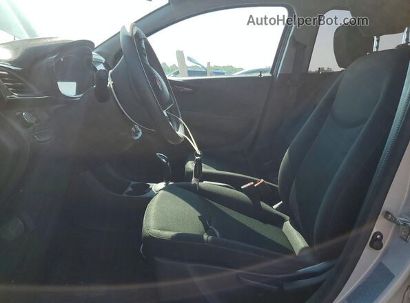KL8CD6SA1MC749851 2021 CHEVROLET SPARK Silver Вид салону спереду