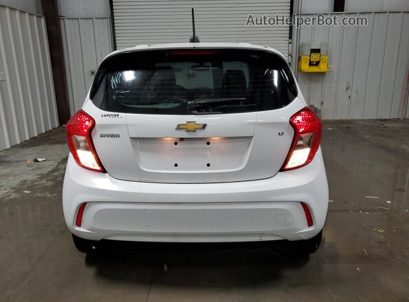 KL8CD6SA2LC440128 2020 CHEVROLET SPARK White VIN კოდის სტიკერის ხედი