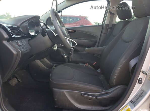 KL8CD6SA4HC741877 2017 CHEVROLET SPARK Silver Вид салону спереду