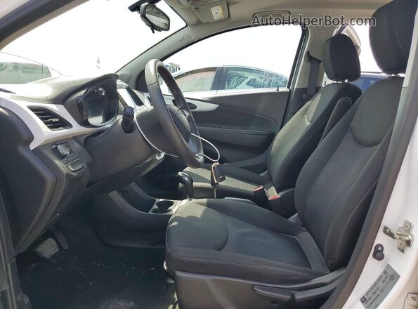 KL8CD6SA6JC459326 2018 CHEVROLET SPARK Белый Вид панели приборов
