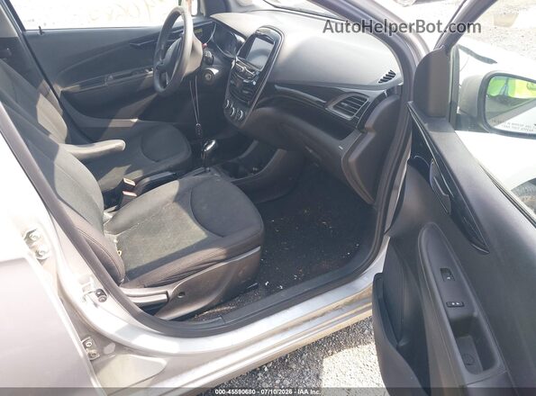 KL8CD6SA6LC417256 2020 CHEVROLET SPARK Silver Vista interior delantera