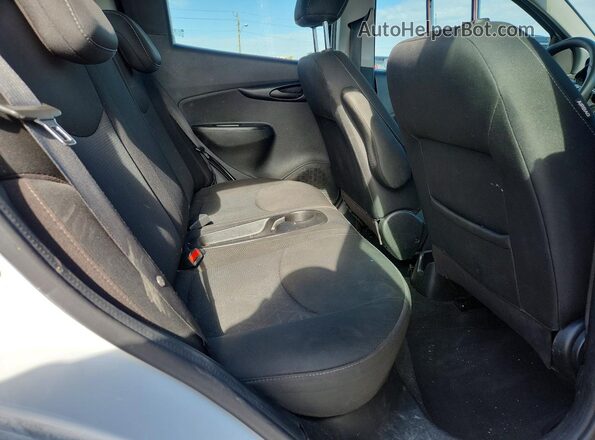 KL8CD6SA6MC745696 2021 CHEVROLET SPARK White უკანა სავარძლების ხედი