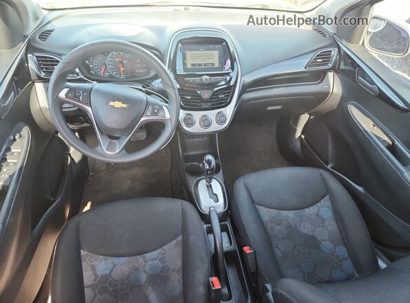 KL8CD6SA7HC735314 2017 CHEVROLET SPARK Серебряный Вид панели приборов