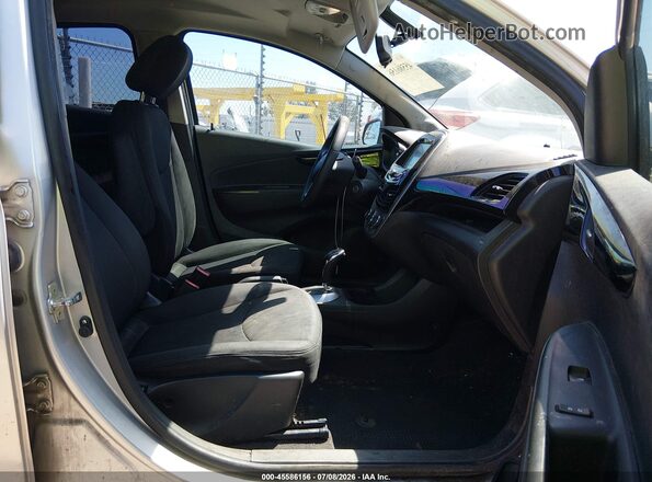 KL8CD6SA7HC826017 2017 CHEVROLET SPARK Silver Widok wnętrza z przodu