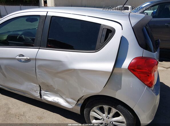 KL8CD6SA7HC826017 2017 CHEVROLET SPARK Silver Widok z przodu