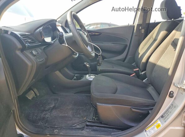KL8CD6SA7JC465961 2018 CHEVROLET SPARK Silver Front interior view