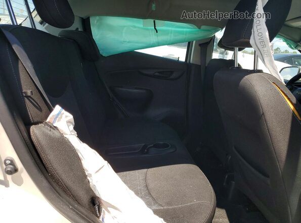 KL8CD6SA7LC447687 2020 CHEVROLET SPARK Tan Vista interior trasera