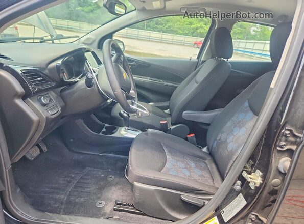 KL8CD6SA8HC730915 2017 CHEVROLET SPARK Черный Вид салона спереди