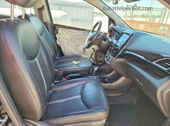 KL8CF6SA5NC035135 2022 CHEVROLET SPARK Black Widok wnętrza z przodu