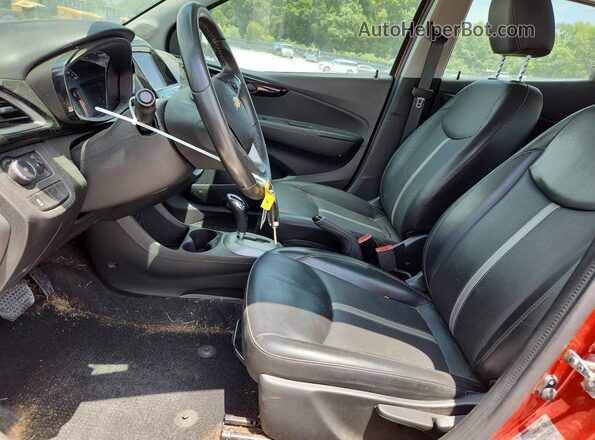 KL8CH6SAXNC030944 2022 CHEVROLET SPARK Красный Вид салона спереди