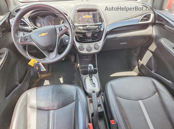KL8CH6SAXNC030944 2022 CHEVROLET SPARK Красный Вид панели приборов