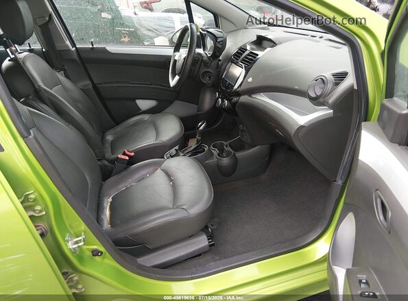 KL8CL6S06GC555024 2016 CHEVROLET SPARK Green Вид салону спереду
