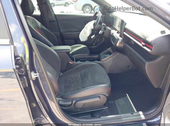 KM8HA3A32RU175166 2024 HYUNDAI KONA Синий Вид салона спереди