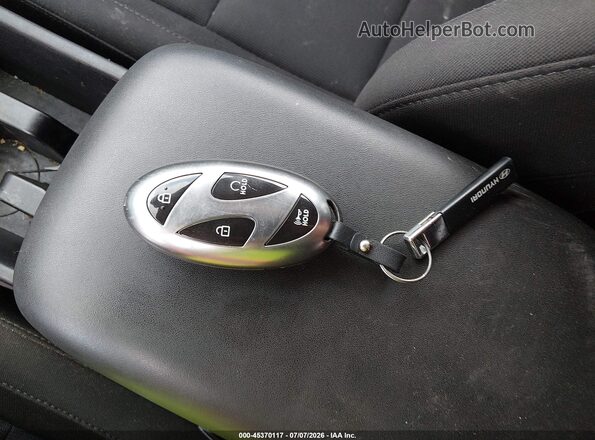 KM8HA3AB5RU041775 2024 HYUNDAI KONA Красный Вид панели приборов