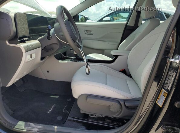 KM8HA3AB5TU365834 2026 HYUNDAI KONA Black Front interior view