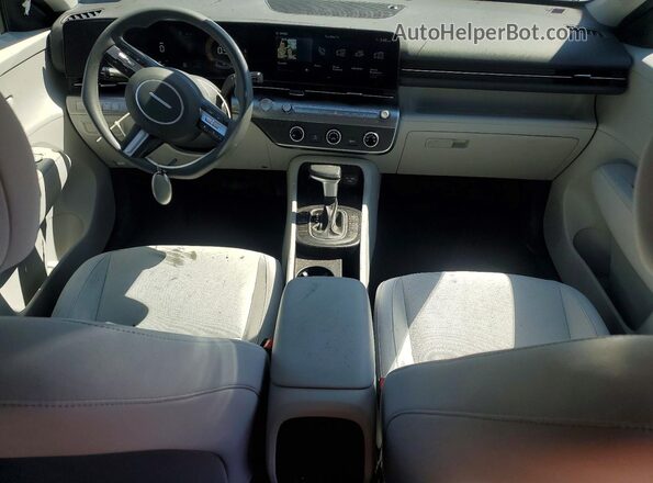 KM8HACAB5RU096646 2024 HYUNDAI KONA Blue Widok deski rozdzielczej