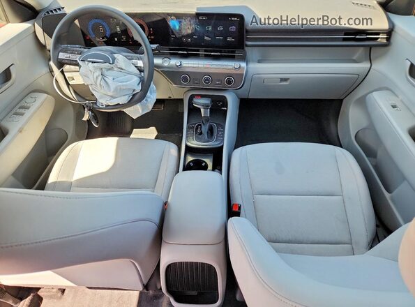 KM8HACAB7SU233611 2025 HYUNDAI KONA Blue Vista del salpicadero