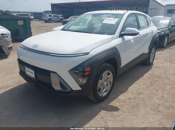 KM8HACAB9TU412671 2026 HYUNDAI KONA White Առջևի ձախ երեք քառորդ տեսարան
