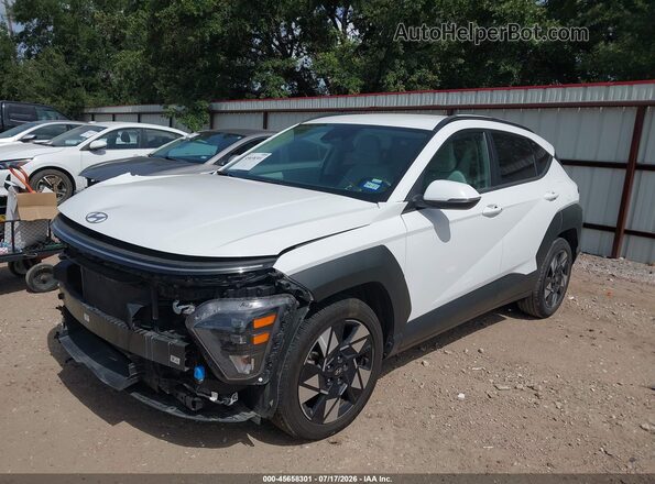 KM8HB3AB1RU145502 2024 HYUNDAI KONA White წინა მარცხენა ხედი სამი მეოთხედიდან