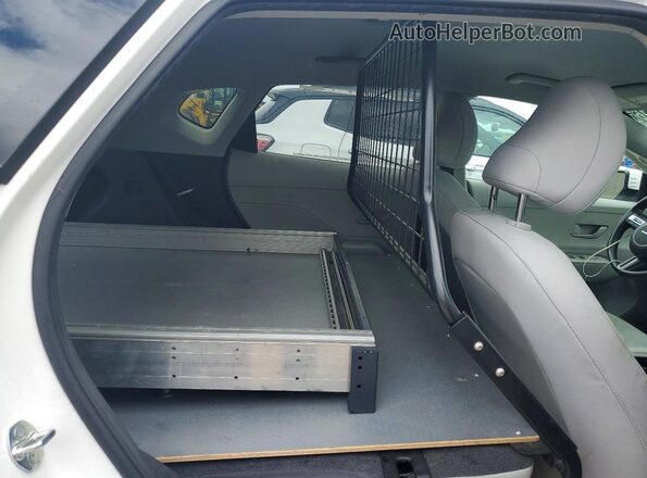 KM8HB3AB2RU147873 2024 HYUNDAI KONA White Rear seats view