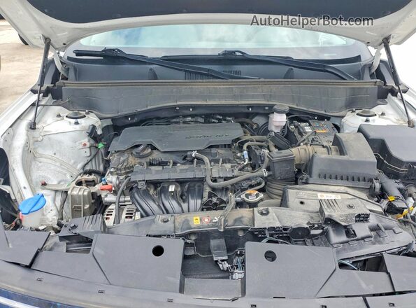 KM8HB3AB2RU147873 2024 HYUNDAI KONA White Rear interior view