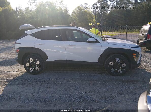 KM8HB3AB2SU297133 2025 HYUNDAI KONA White Vista interior trasera