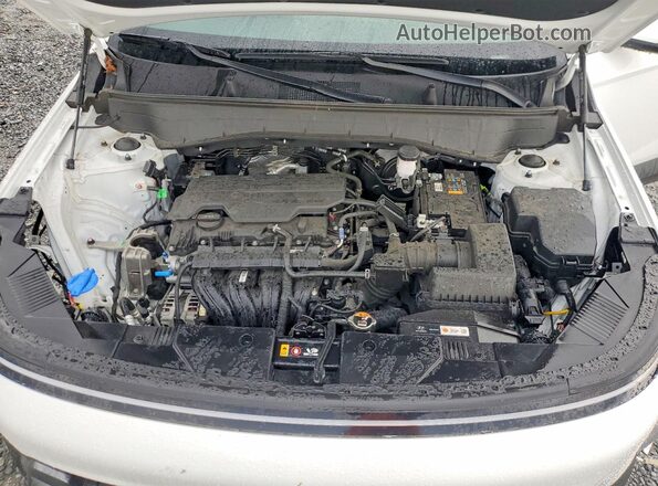 KM8HB3AB5SU215184 2025 HYUNDAI KONA White Widok wnętrza z tyłu