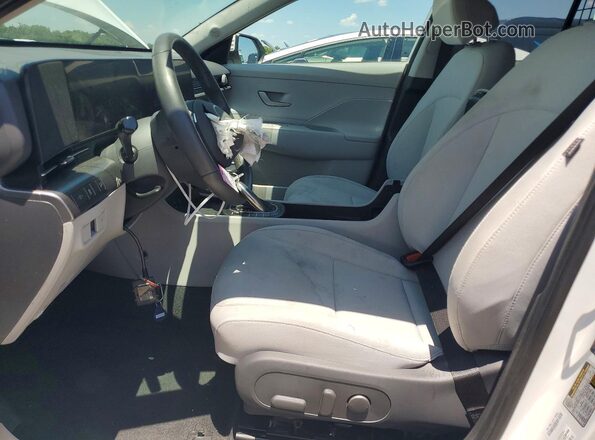 KM8HB3AB7RU147819 2024 HYUNDAI KONA White Вид салону спереду