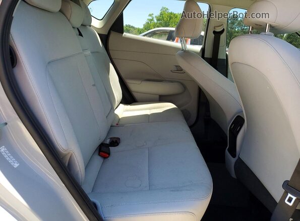 KM8HB3AB8RU057580 2024 HYUNDAI KONA Gray Widok wnętrza z tyłu