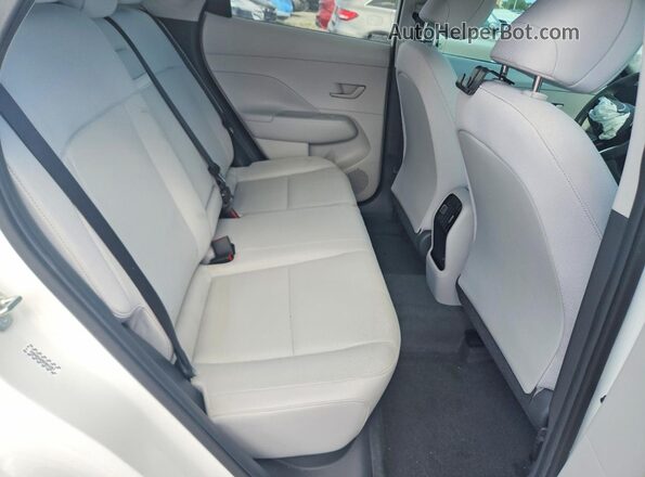 KM8HB3AB9RU041257 2024 HYUNDAI KONA White Սալոնի հետևի տեսք