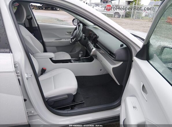 KM8HB3ABXSU339063 2025 HYUNDAI KONA Gray Вид салону спереду