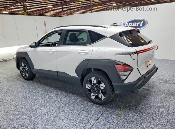 KM8HBCAB2RU147999 2024 HYUNDAI KONA White Rear left