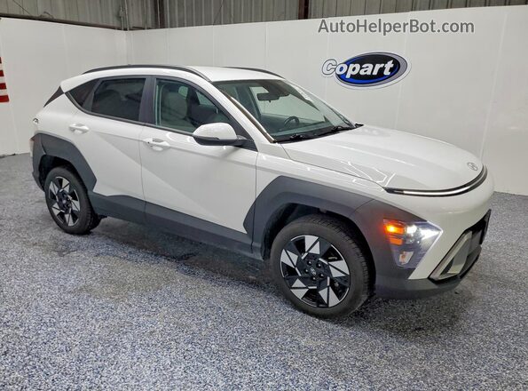 KM8HBCAB2RU147999 2024 HYUNDAI KONA White Front right