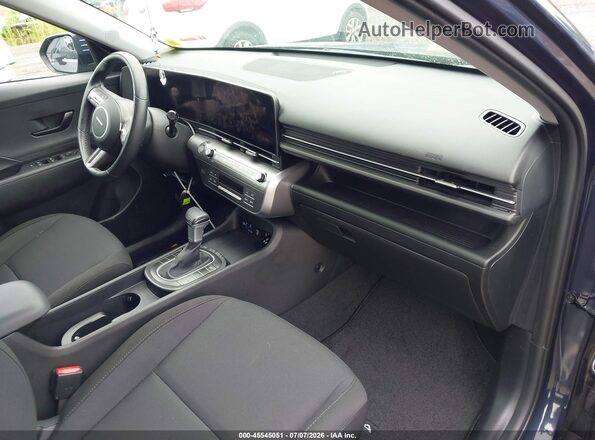 KM8HBCAB3SU294340 2025 HYUNDAI KONA Синий Вид салона спереди