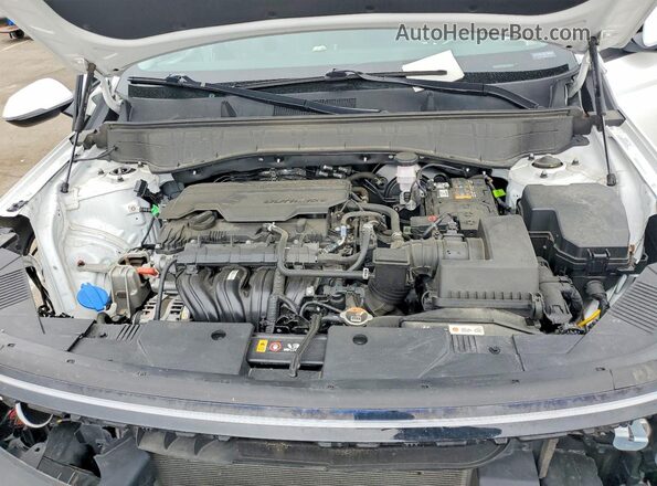 KM8HBCAB4RU148233 2024 HYUNDAI KONA White ძრავის განყოფილების ხედი