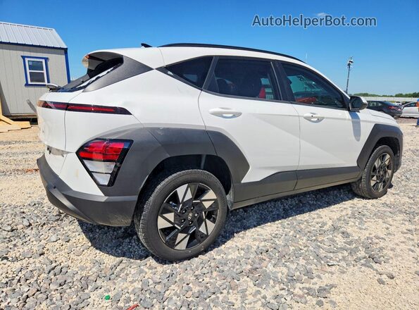 KM8HBCAB4SU225236 2025 HYUNDAI KONA White უკანა მარჯვენა