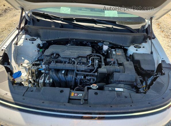 KM8HBCAB4SU225236 2025 HYUNDAI KONA White უკანა სალონის ხედი