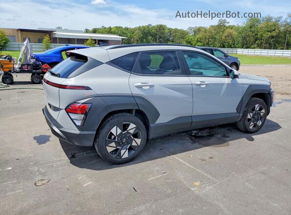 KM8HBCAB4SU338474 2025 HYUNDAI KONA Silver Հետևի աջ