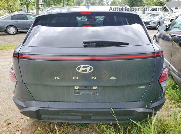 KM8HBCAB5RU166322 2024 HYUNDAI KONA Charcoal Widok z tyłu