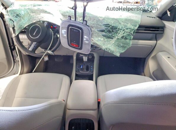 KM8HBCAB5SU283873 2025 HYUNDAI KONA Белый Вид панели приборов