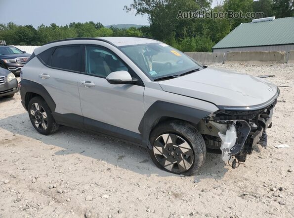 KM8HBCAB6RU072840 2024 HYUNDAI KONA Silver Delantero derecho