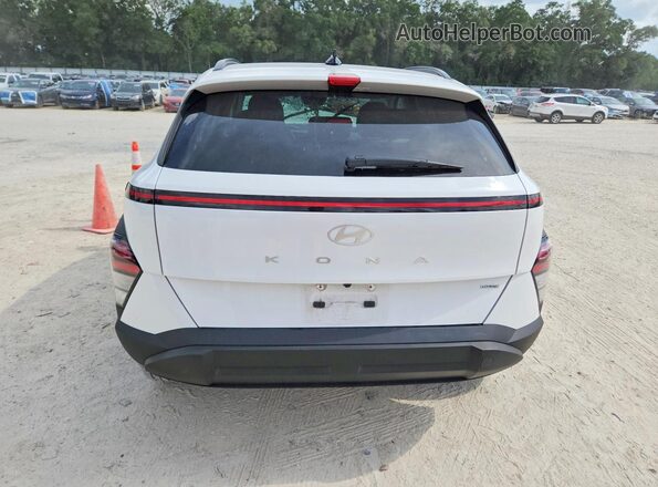KM8HBCAB6SU337553 2025 HYUNDAI KONA White Vista trasera