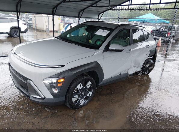 KM8HBCAB7RU071275 2024 HYUNDAI KONA Gray Vista tres cuartos delantera izquierda