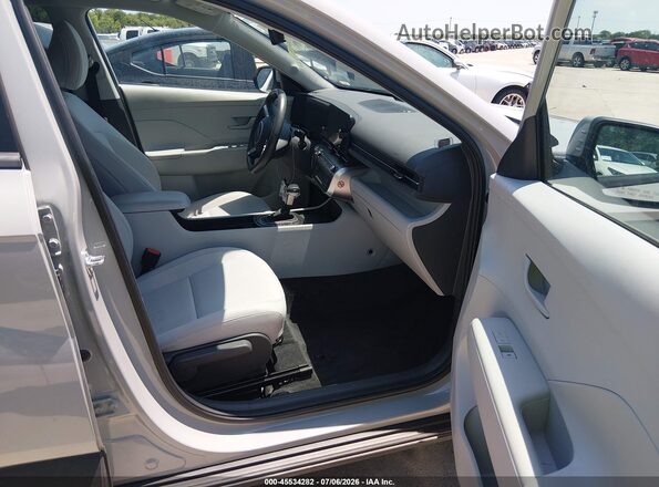 KM8HBCAB7SU309132 2025 HYUNDAI KONA Gray Vista interior delantera