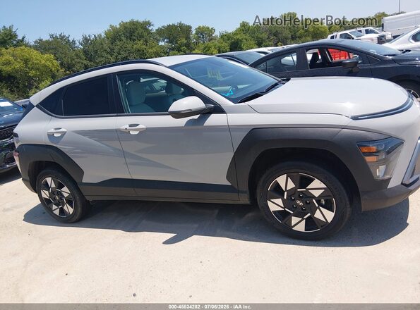 KM8HBCAB7SU309132 2025 HYUNDAI KONA Gray Vista interior trasera