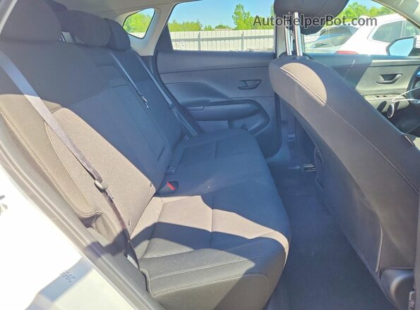 KM8HBCAB8RU108513 2024 HYUNDAI KONA White Սալոնի հետևի տեսք